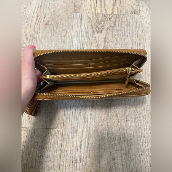 Tory Burch Brown Leather Wallet with Tassel - Picture 3 of 4